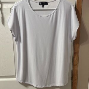 Ashley Blue Women's Light Gray Short Sleeve Tee